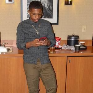 Meet your Posher, Antoine